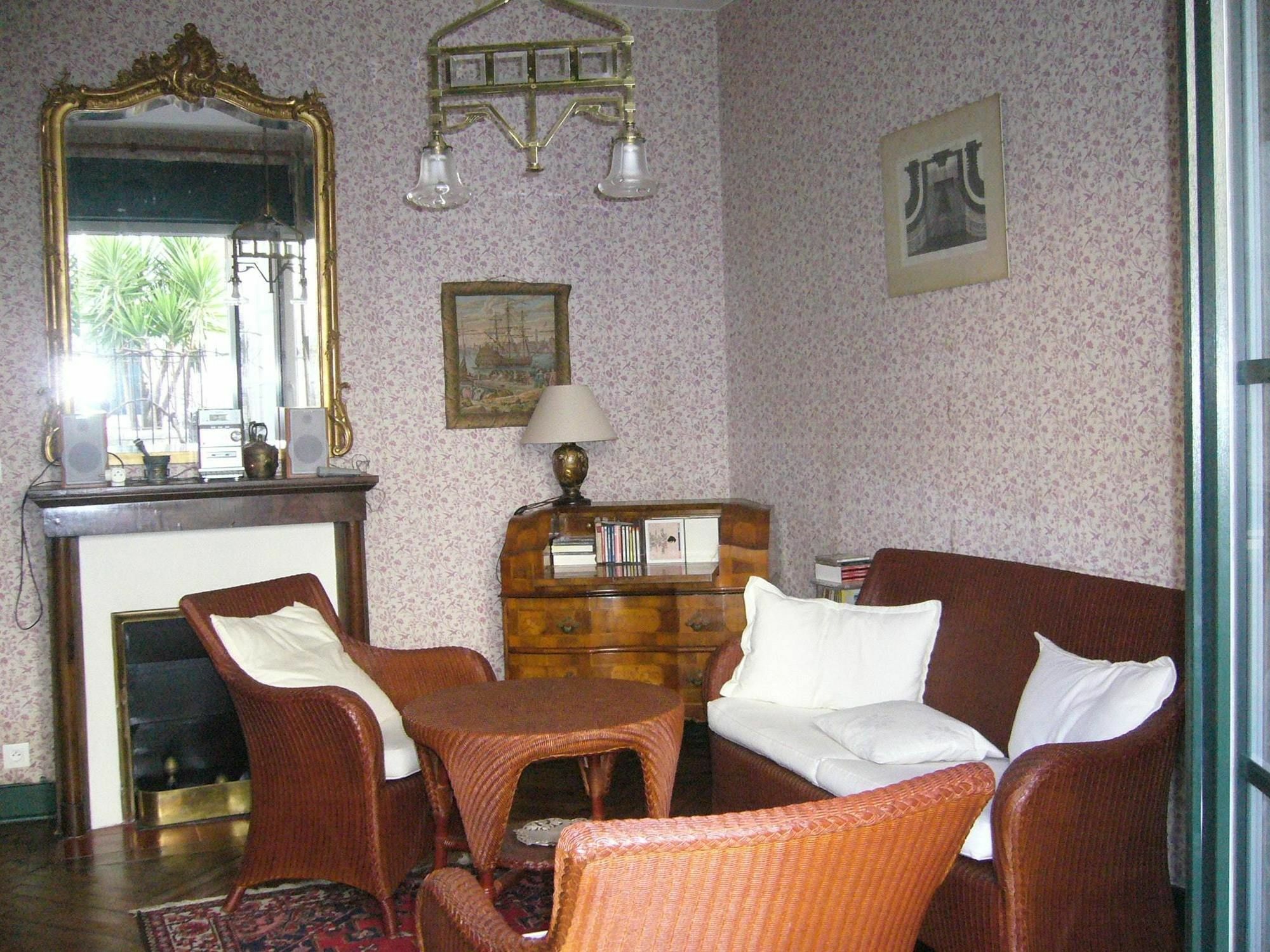 House With 2 Bedrooms In The Heart Of Biarritz, Walking Distance From Apartamento Biarritz